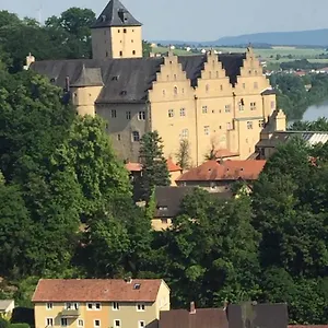 Ferienwohnung Am Schloss Apartment