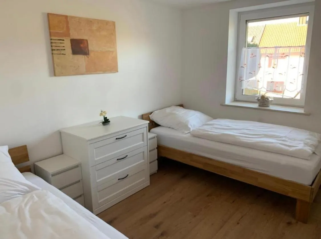 Monteur- Und Ferienwohnung 1 - Haus Weitblick Schonungen Germany